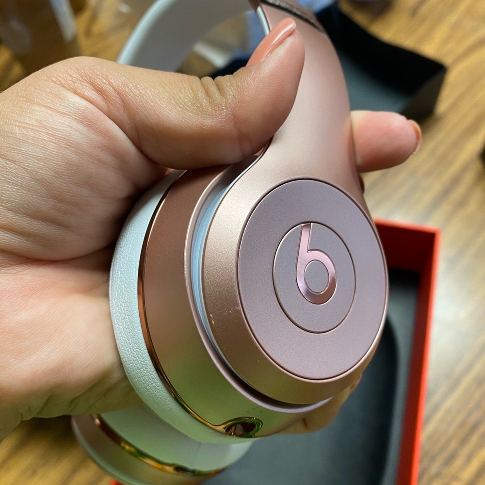 Beats Solo 3 Wireless Rose Gold - Picture 11 of 15